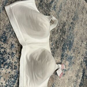 Brand new white cacique bra